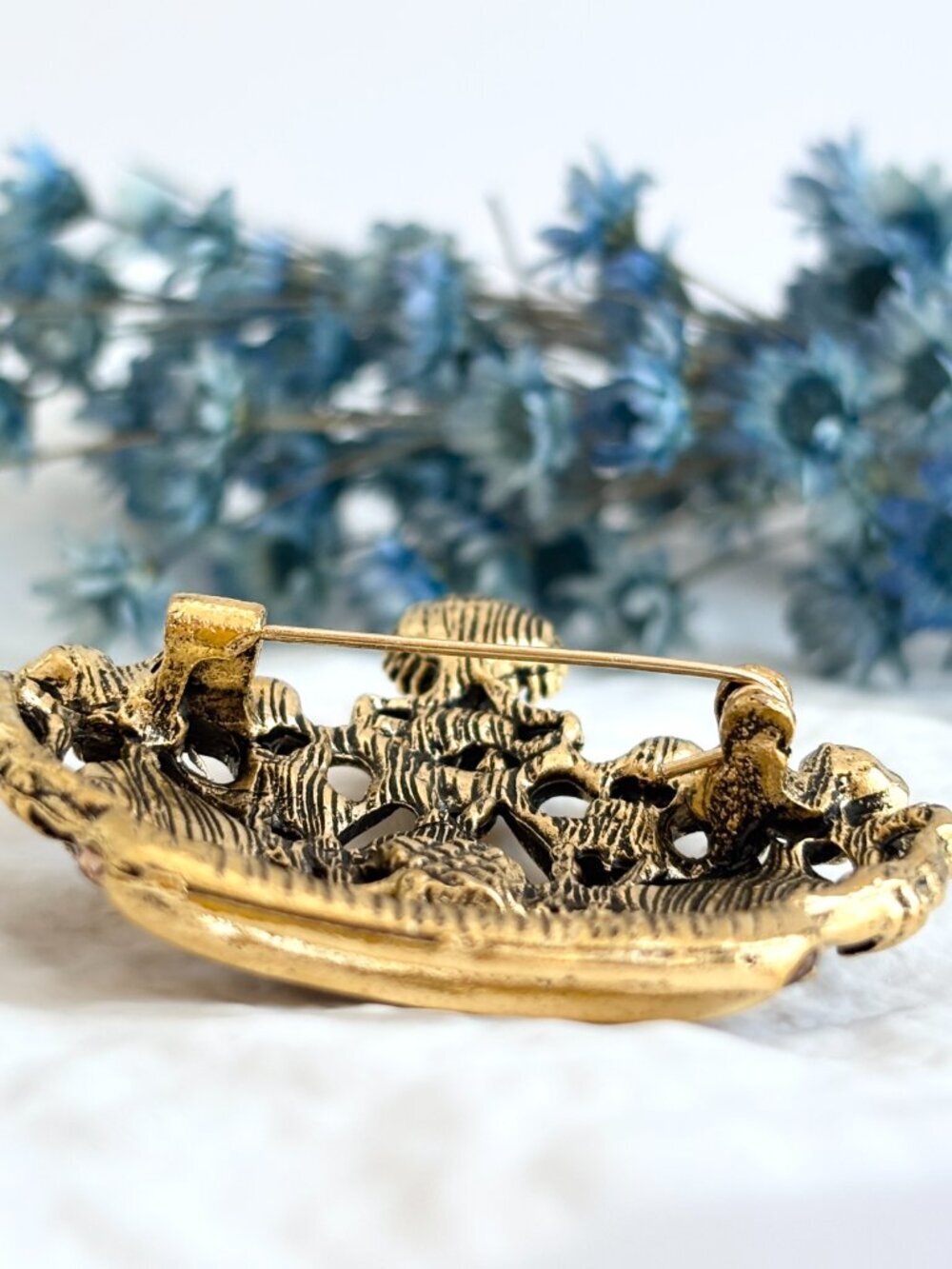 Crown Shaped Champagne Rhinestone Gold Toned Vintage Inspired Brooch | Pin - Picture 7 of 14